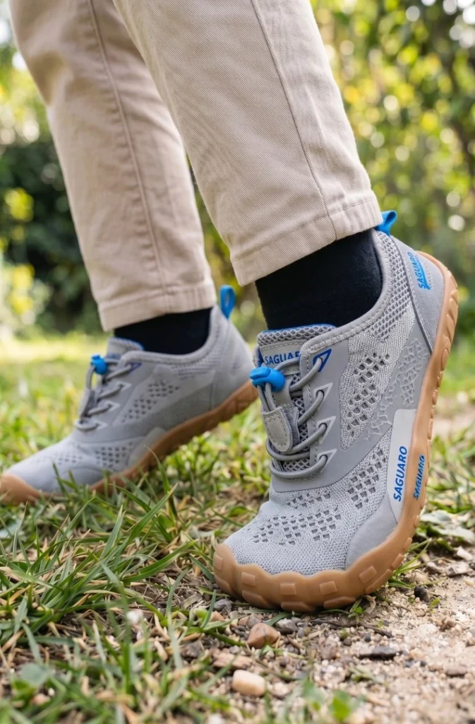 Zapatilla barefoot gris